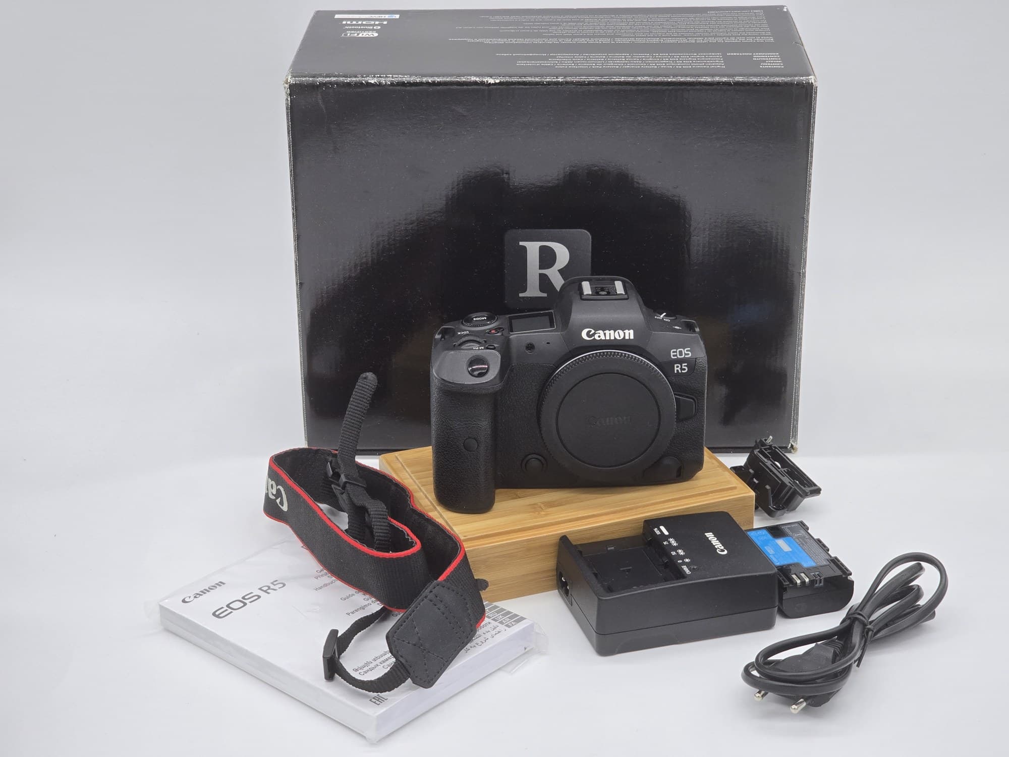 Canon EOS R5