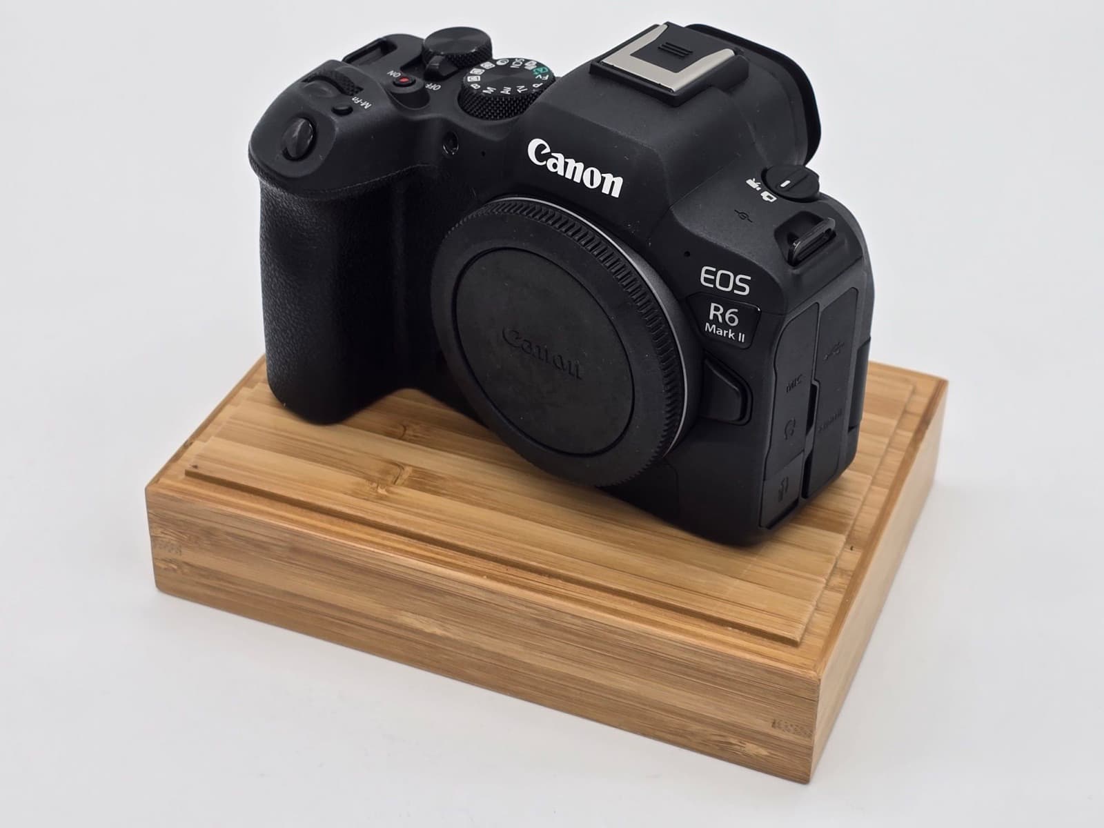 Canon EOS R6 Mark II (bez krabice) fotka 2