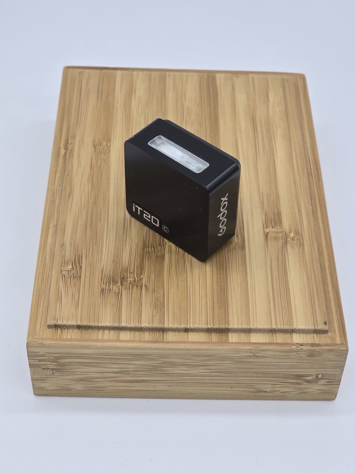 Godox iT20 (Canon) — krabice, pouzdro, USB kabel