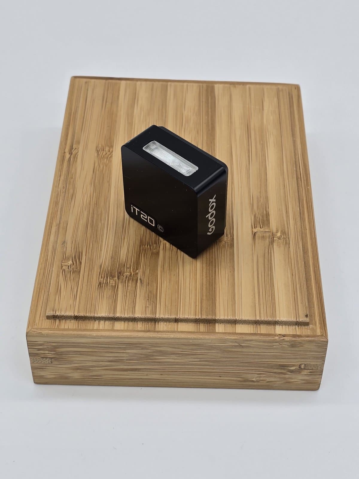 Godox iT20 (Canon) — krabice, pouzdro, USB kabel fotka 2