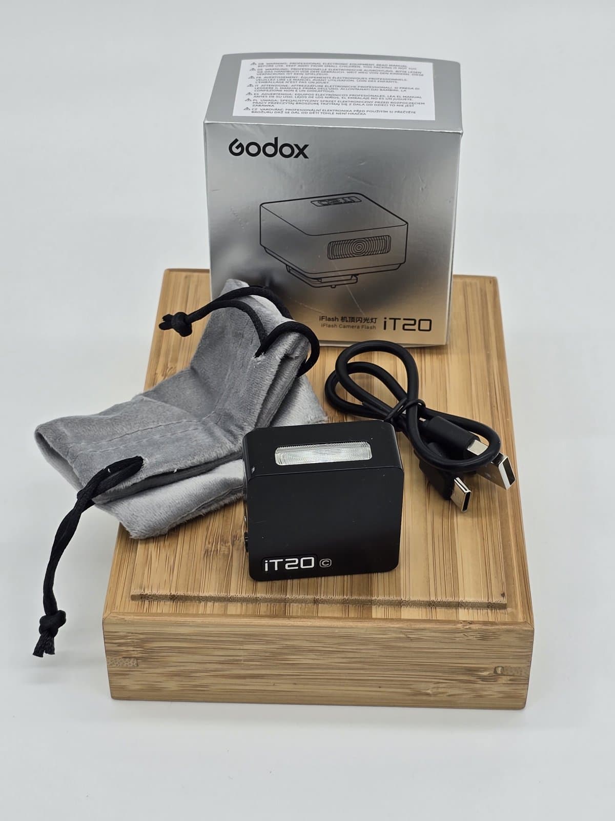 Godox iT20 (Canon) — krabice, pouzdro, USB kabel fotka 4