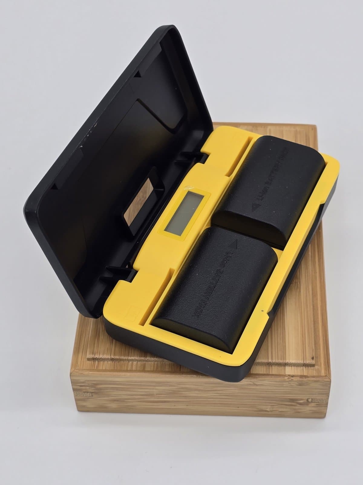 Nabíjecí box ENEGON s displejem + 2× LP-E6 — Canon fotka 2