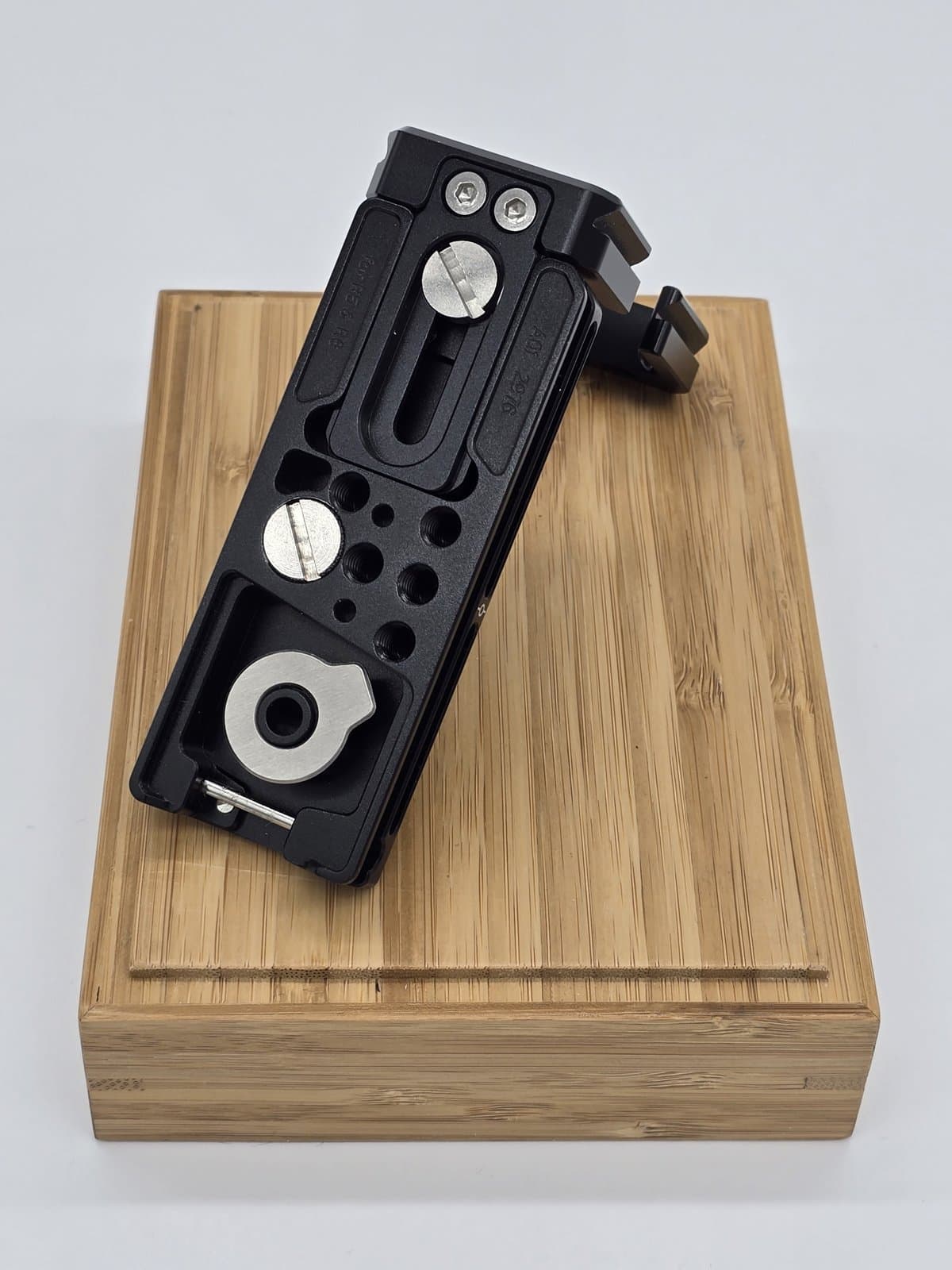 SmallRig 2976 L-držák pro Canon EOS R5 / R6 fotka 3