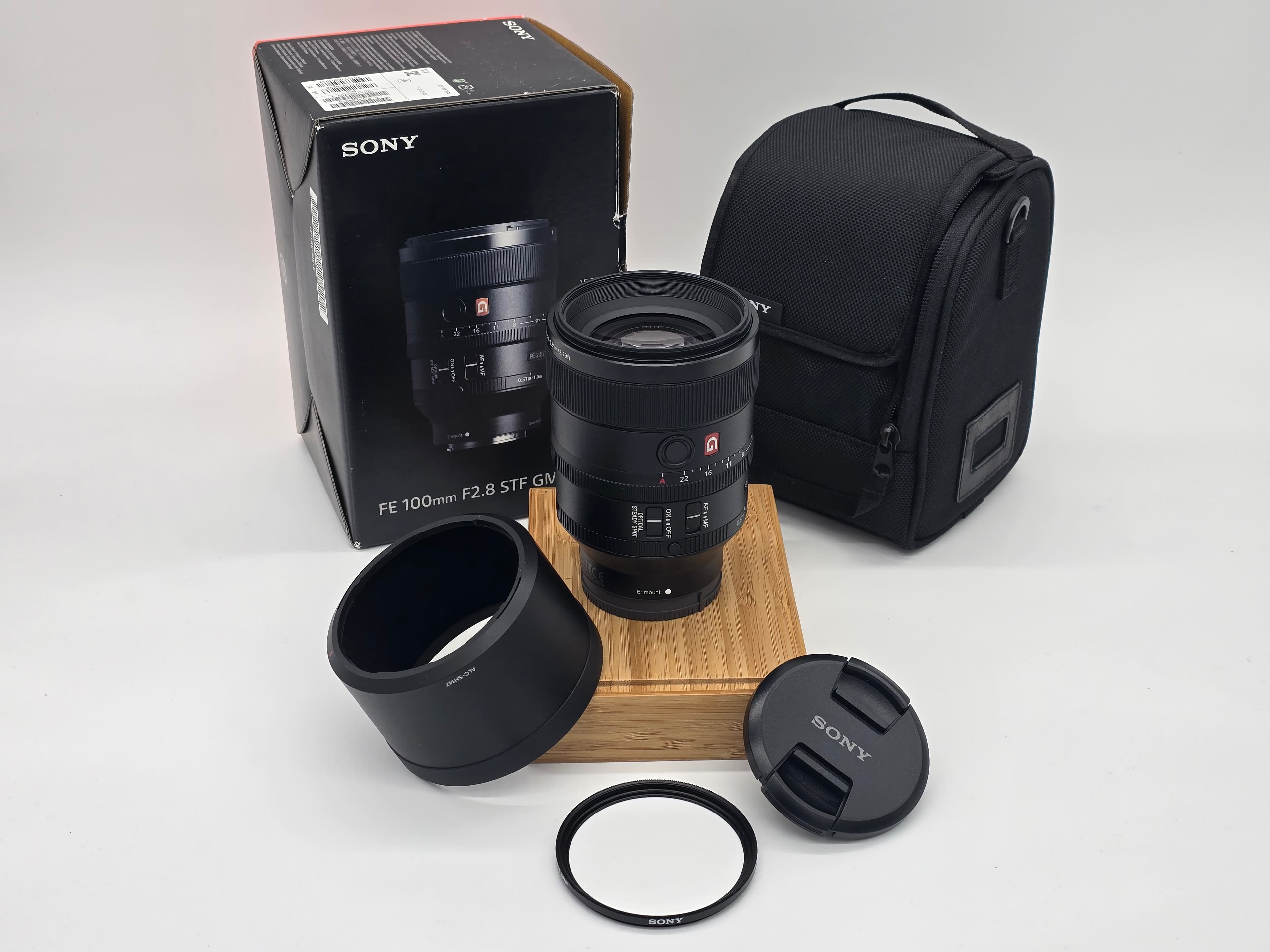 Sony FE 100mm f/2.8 STF GM OSS