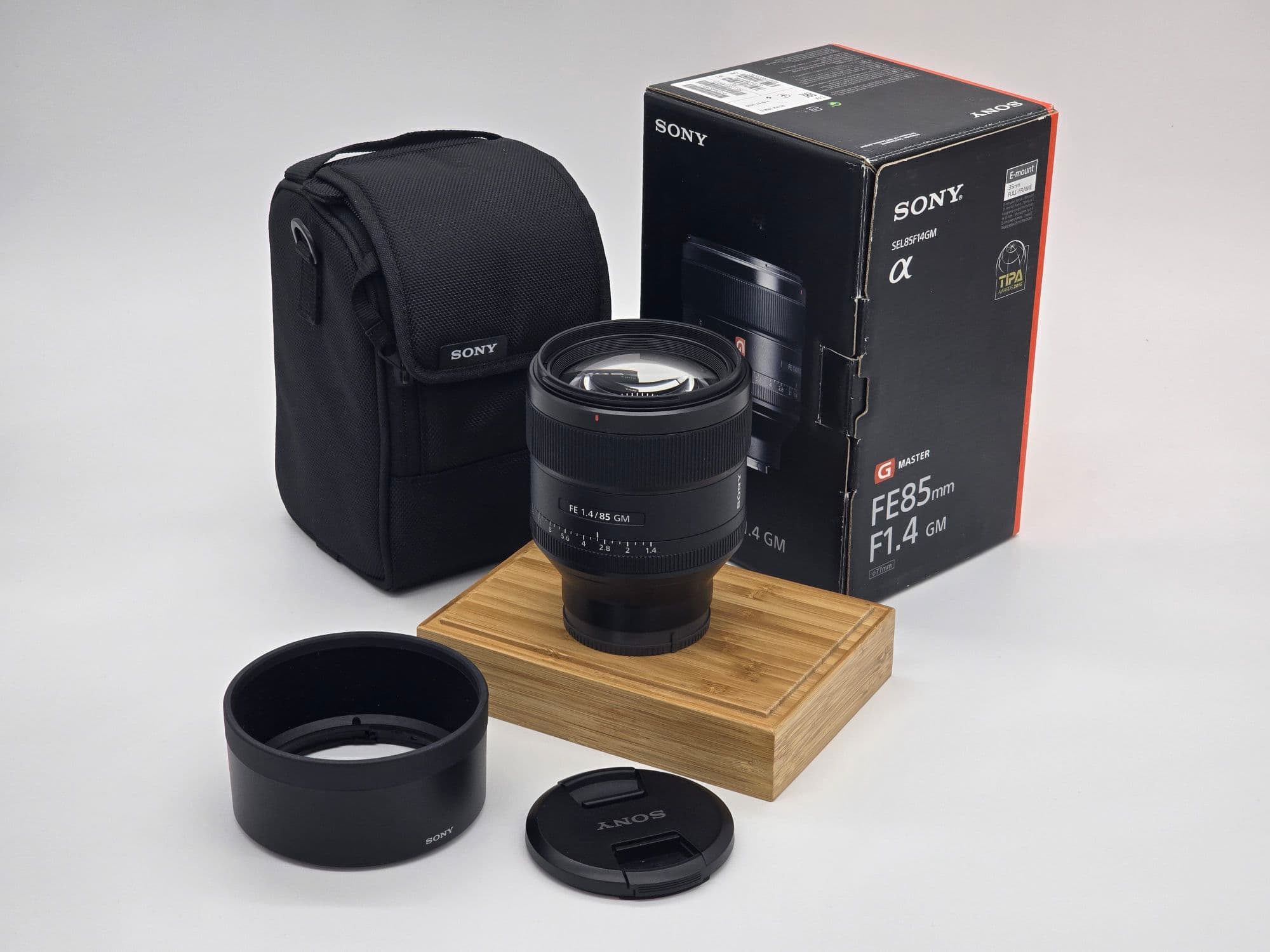 Sony FE 85mm f/1.4 GM