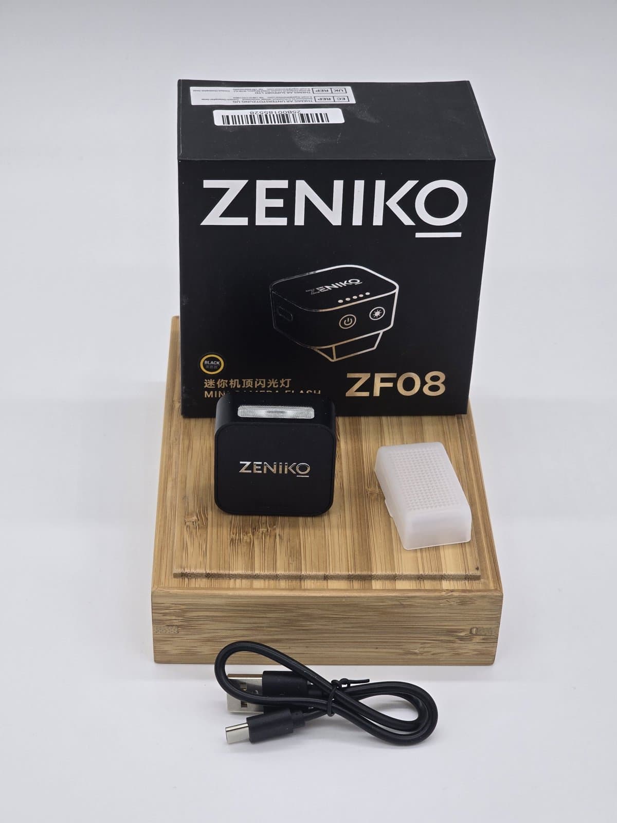 Zeniko ZF08 mini blesk na sáňky